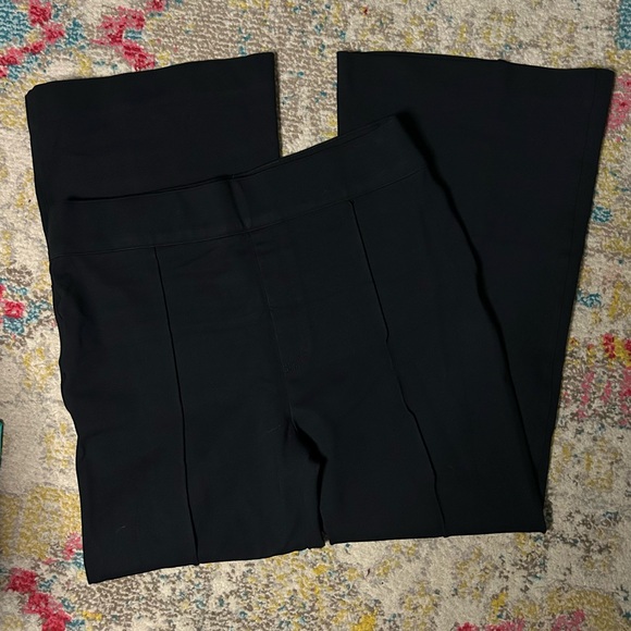 SPANX‎ SPANXsmooth™ PerfectFit Ponte Flare Pant Black Petite - Picture 11 of 12